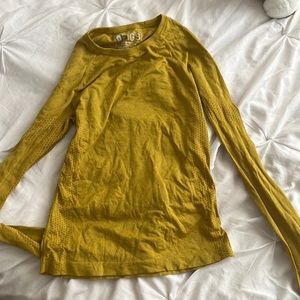 Figs underscrub shirt gold , seamless salta